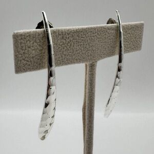 Vintage Avon Sleekly Simple Dangling Silver Plated Pierced Earrings. New